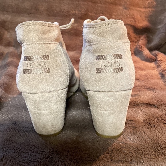 TOMS Suede Wedge Bootie Sz 6.5 - Picture 3 of 12